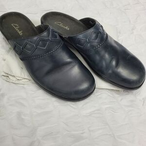 Ladies Clarks Dark Navy Leather Slip-On Clogs. Sz 7.5